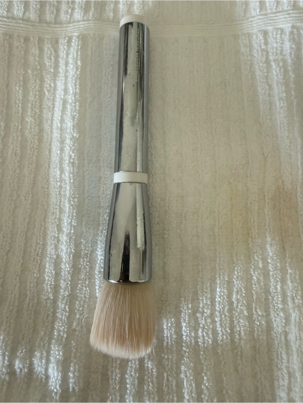 IT cosmetics foundation brush